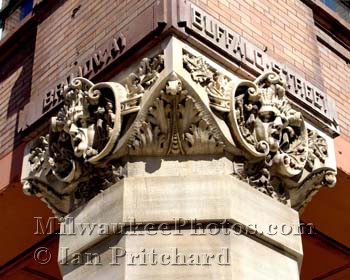 Photograph of Buffalo Broadway Gargoyles from www.MilwaukeePhotos.com (C) Ian Pritchard